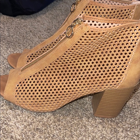 Zip Up Booties with WEDGE - Picture 3 of 6